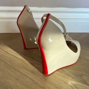 Melissa's Patchuli Beige & Red Signature Wedge, Size 8